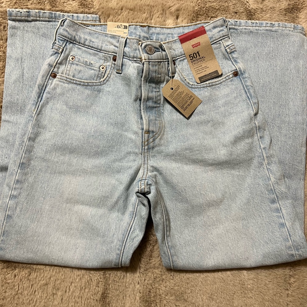 Levi's 501 Original Cropped Jeans in Light Blue